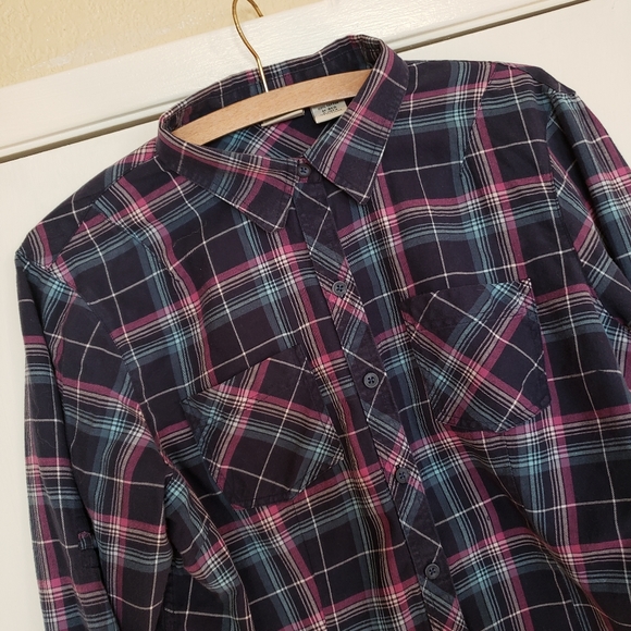 Button-up - Picture 2 of 4